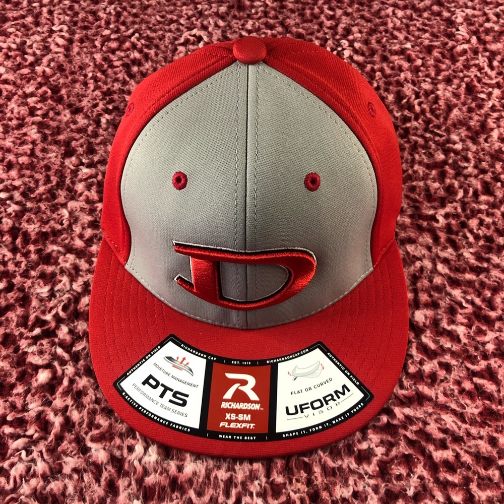 NWT Men’s Richardson Flexfit Hat
